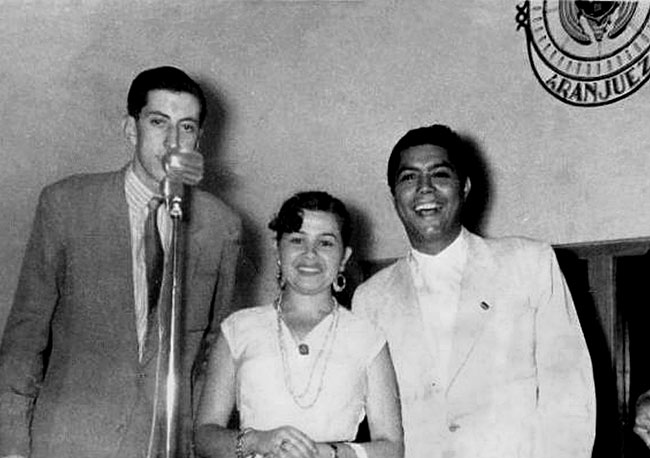Conchita Martín y Rafael Farina con Mariano de la Banda.