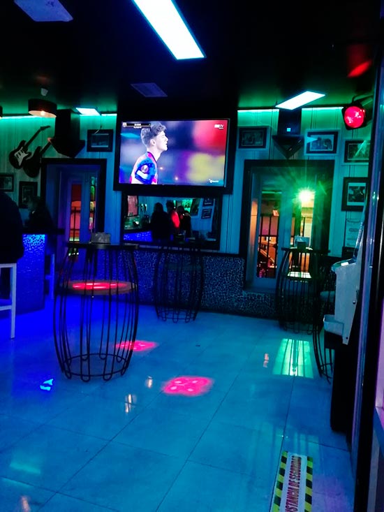 Pub Bourbon noche