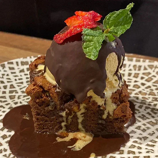 Brownie con helado Postas